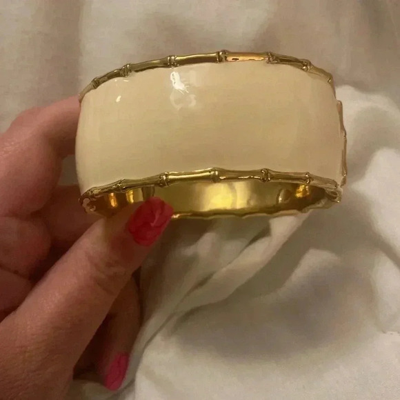 Lilly Pulitzer cream/white enamel and gold bamboo bracelet - Picture 5 of 6